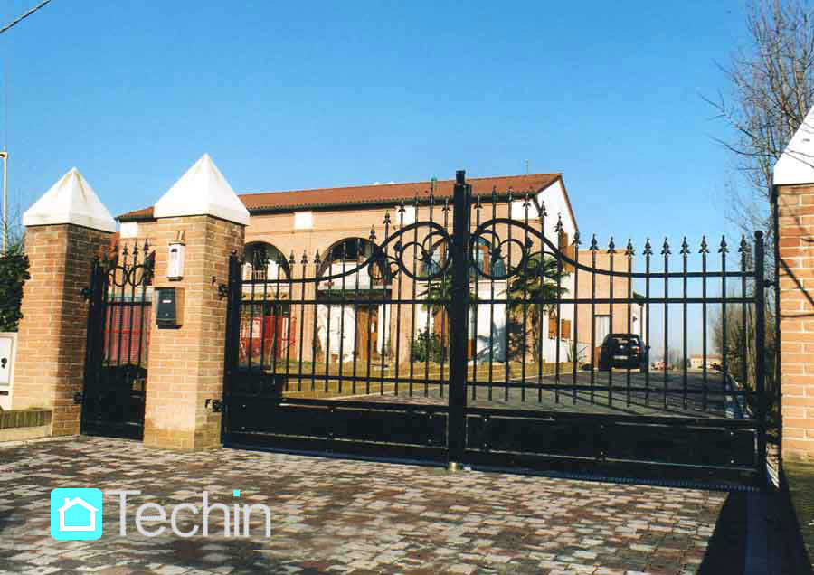 http://www.techin.it/IMG/CANCELLI_RECINZIONI/C2A_EK/CANCELLO_2AEK_03.jpg