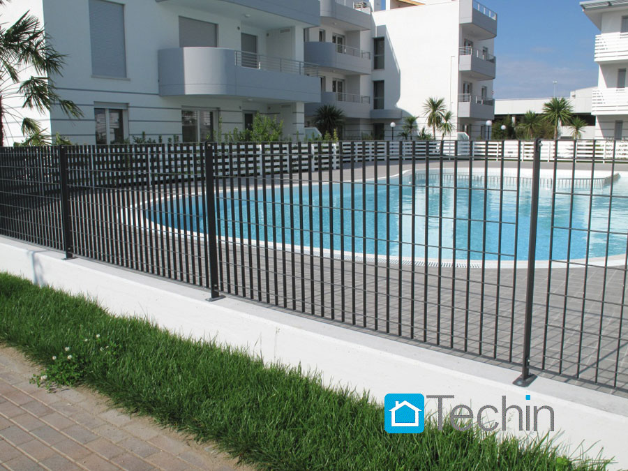 http://www.techin.it/IMG/CANCELLI_RECINZIONI/GRI/GRIGLIATO_132_01.jpg