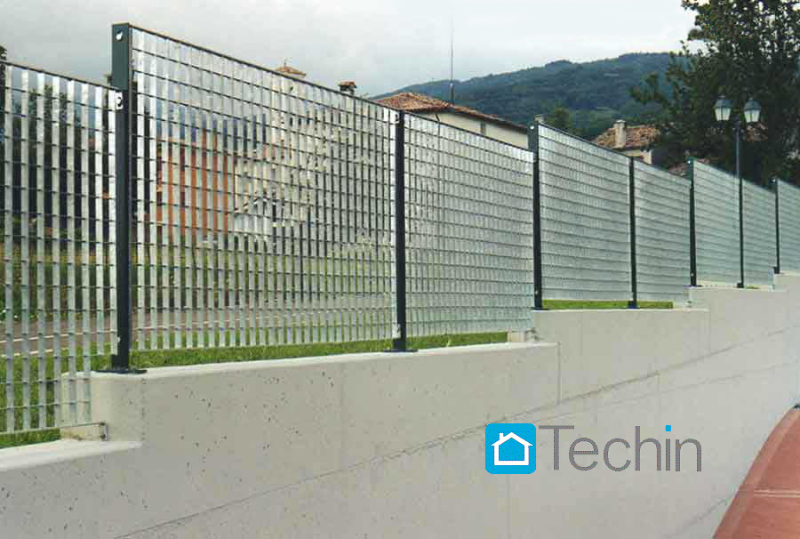 http://www.techin.it/IMG/CANCELLI_RECINZIONI/GRI/GRIGLIATO_62_02.jpg