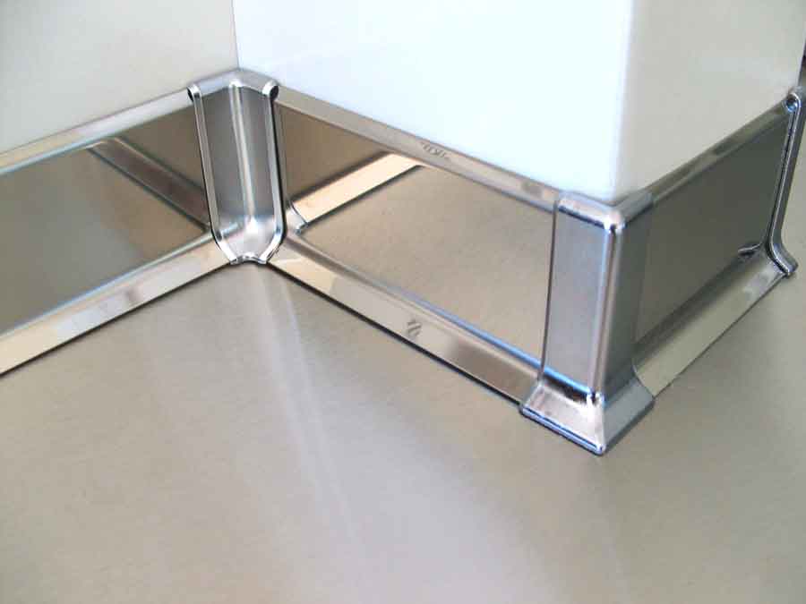 BATTISCOPA IN ACCIAIO INOX BATTISCOPA IN ACCIAIO INOX
